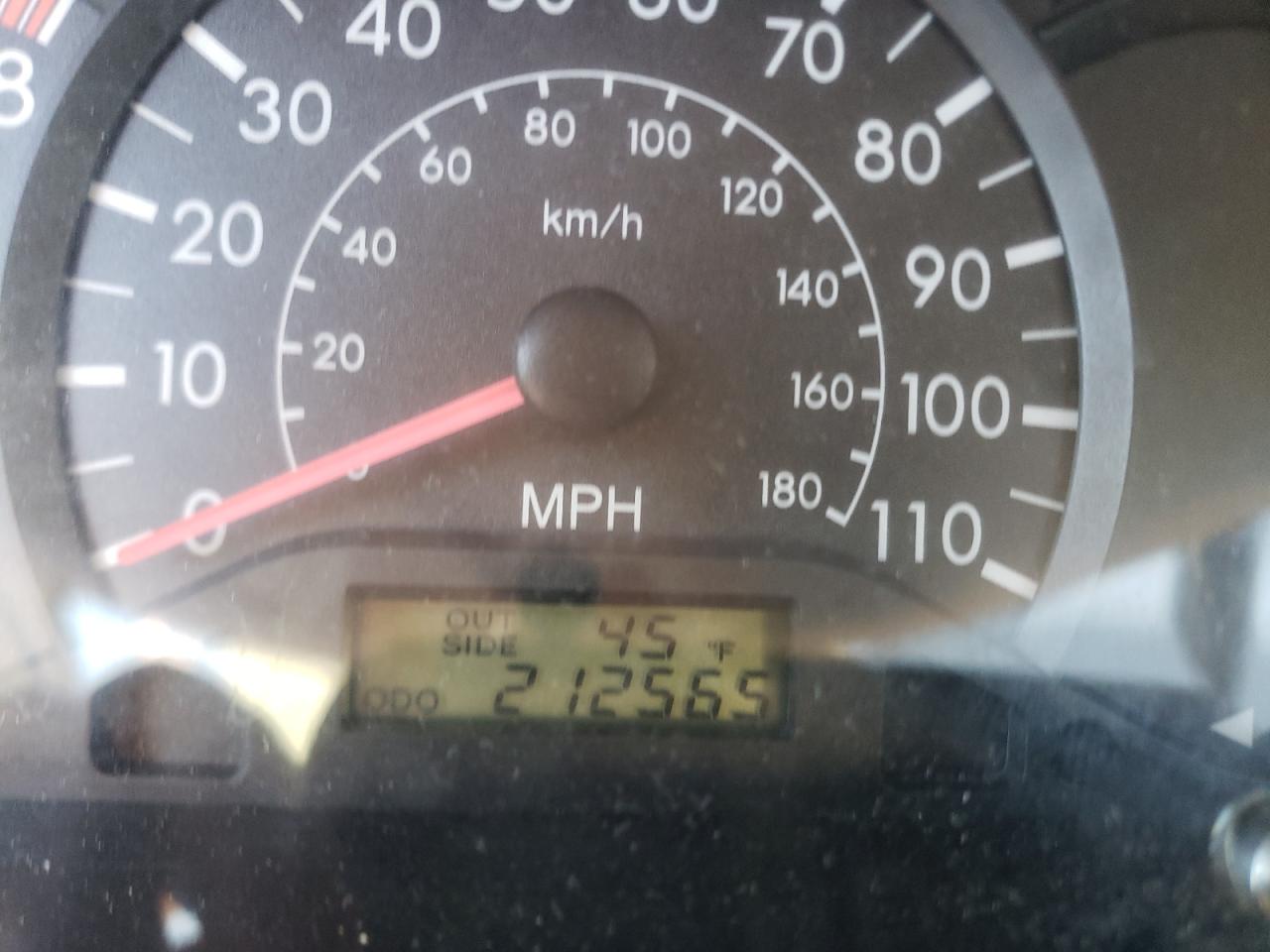 Photo 8 from auction – 2005 TOYOTA COROLLA CE with VIN 2T1BR32E75C450069