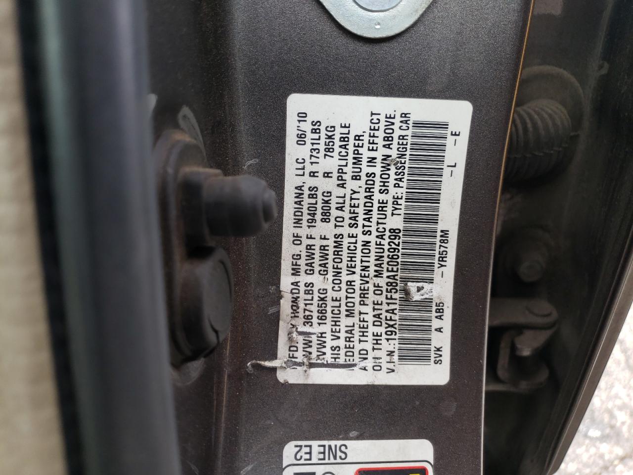 Photo 10 from auction – 2010 HONDA CIVIC LX with VIN 19XFA1F58AE069298
