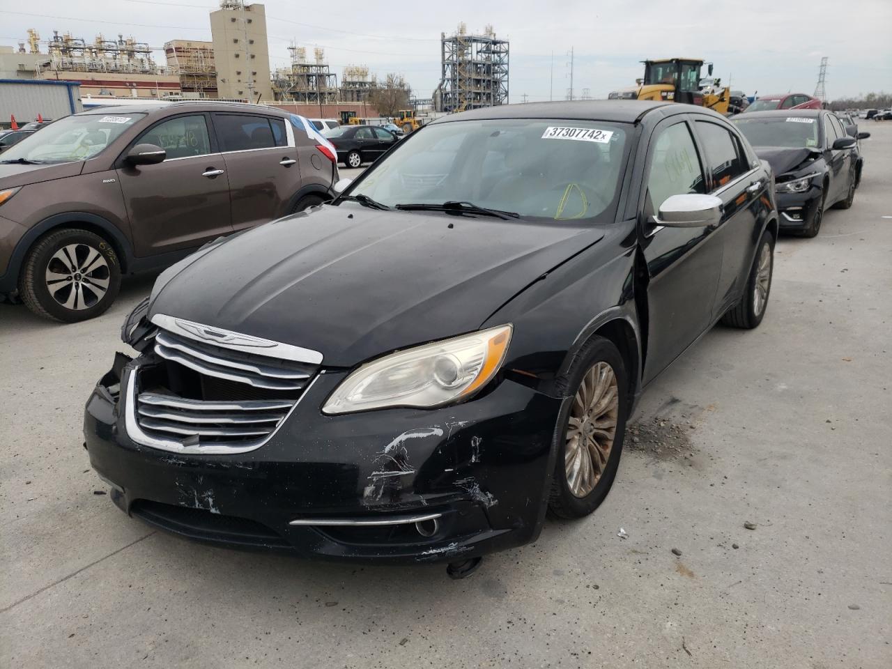 Photo 2 from auction – 2012 CHRYSLER 200 LIMITE with VIN 1C3CCBCB3CN197304