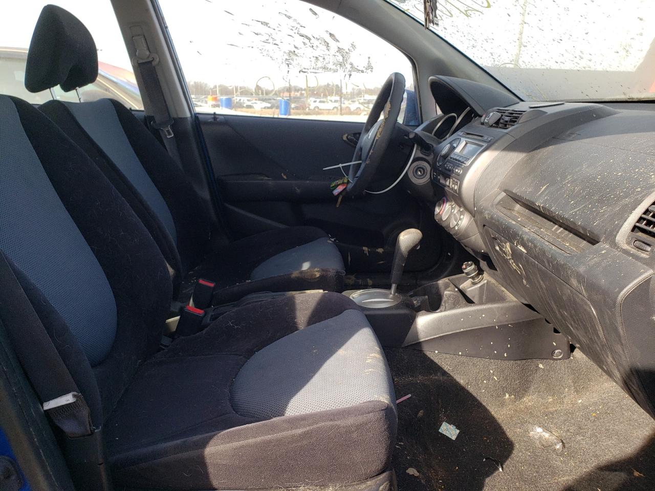 Photo 5 from auction – 2008 HONDA FIT with VIN JHMGD38448S021007