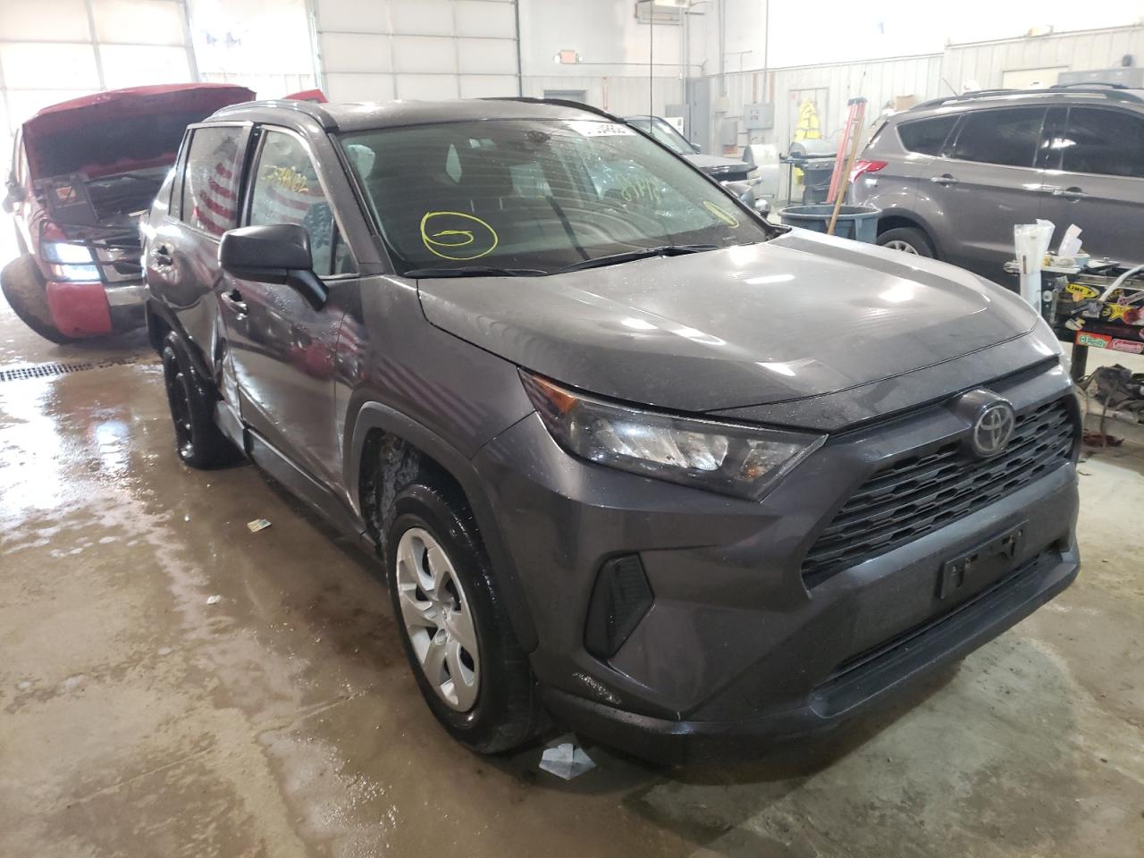 Photo 1 from auction – 2020 TOYOTA RAV4 LE with VIN 2T3F1RFV5LW104028