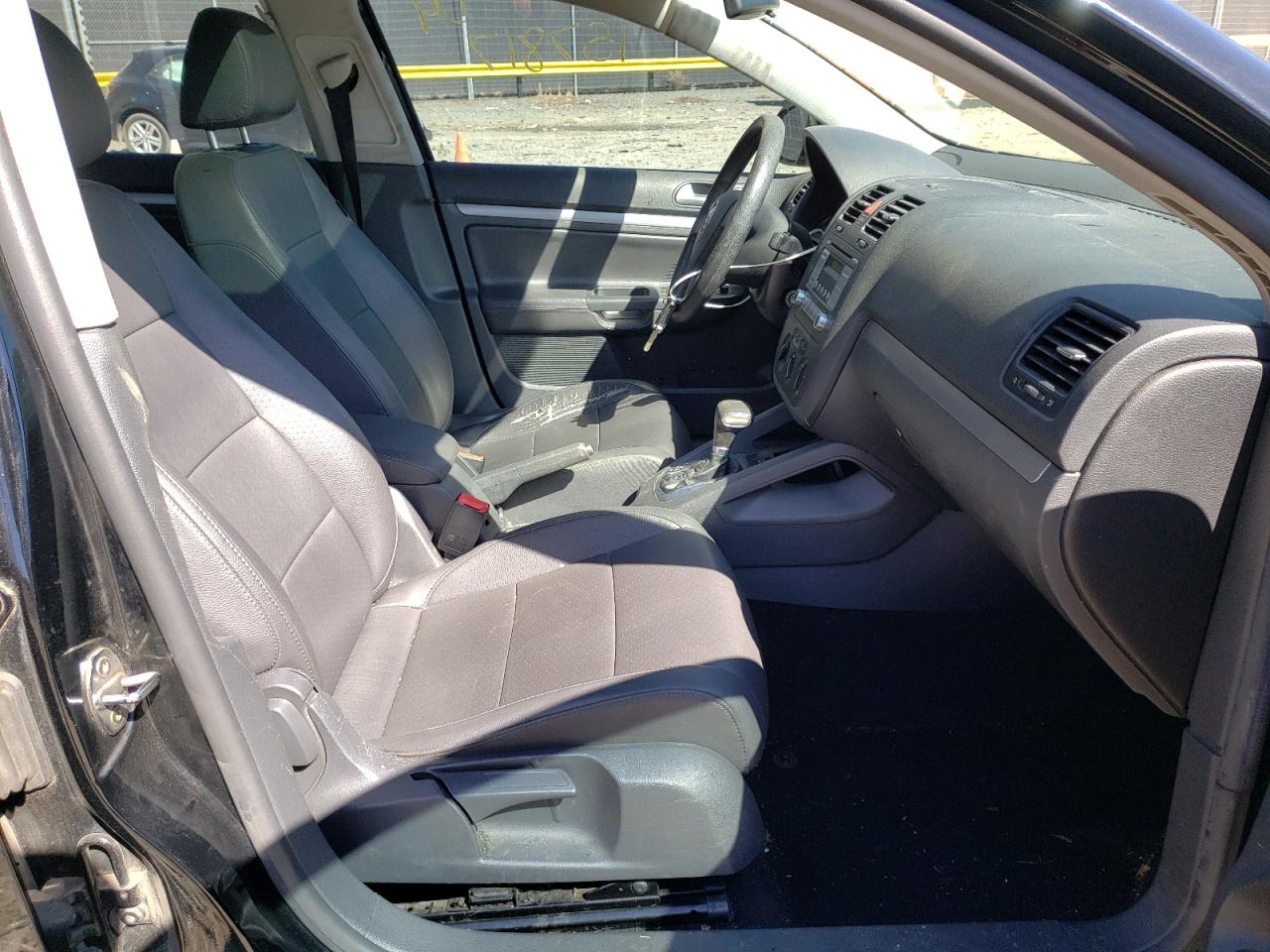 Photo 5 from auction – 2007 VOLKSWAGEN JETTA WOLF with VIN 3VWEF71KX7M201731