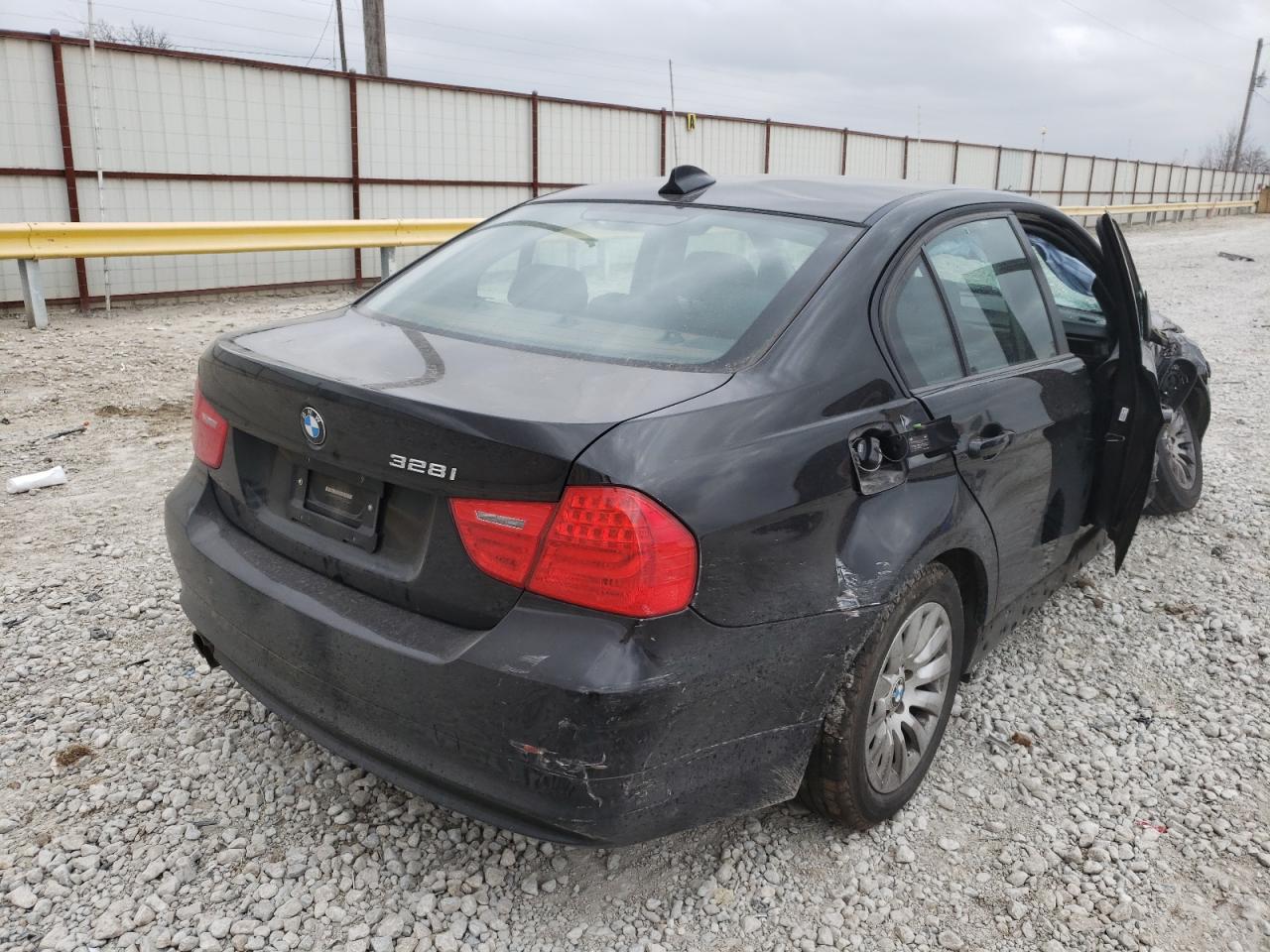 Photo 4 from auction – 2009 BMW 328 XI with VIN WBAPK73529A457079