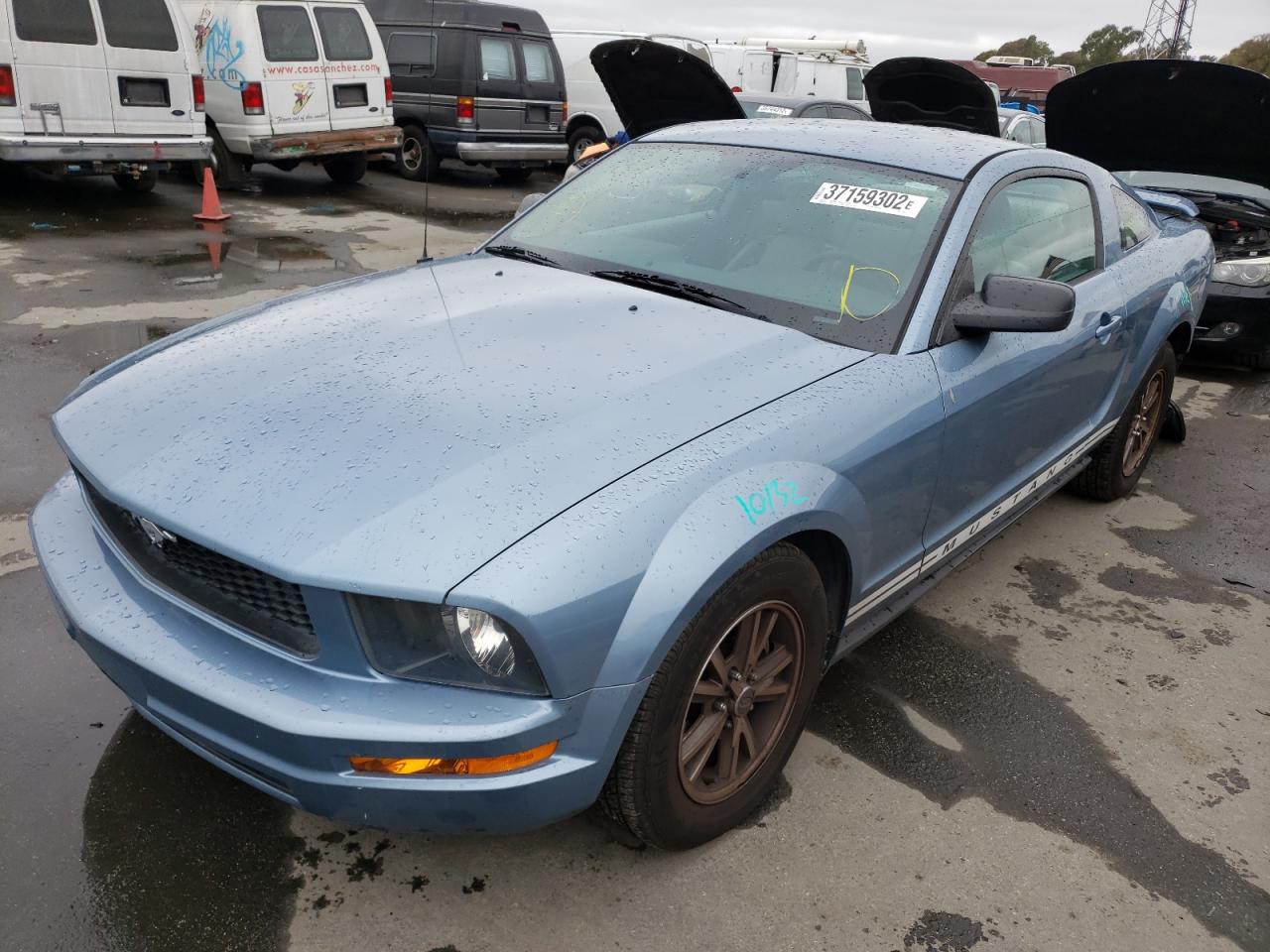 Photo 2 from auction – 2005 FORD MUSTANG with VIN 1ZVFT80N355149005