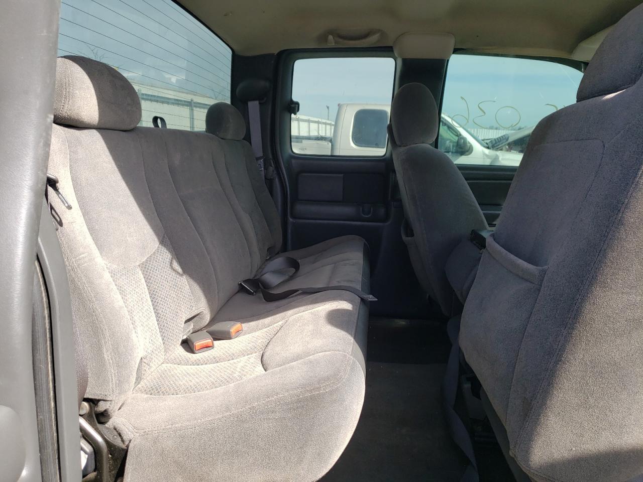 Photo 6 from auction – 2005 CHEVROLET silverado with VIN 1GCHK29U05E168312