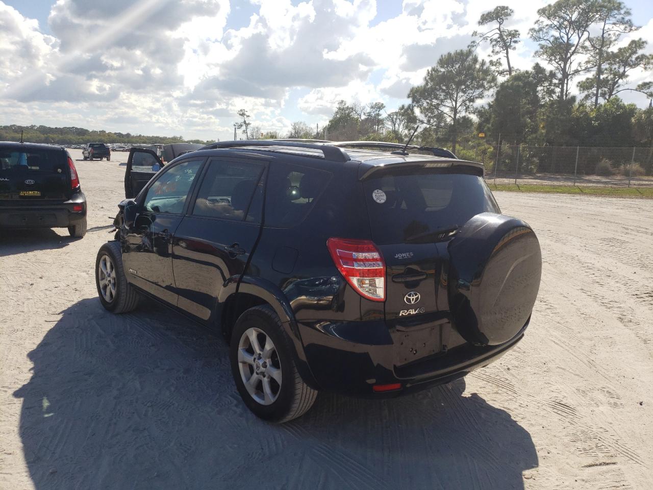Photo 3 from auction – 2011 TOYOTA RAV4 LIMIT with VIN 2T3DK4DV8BW054234