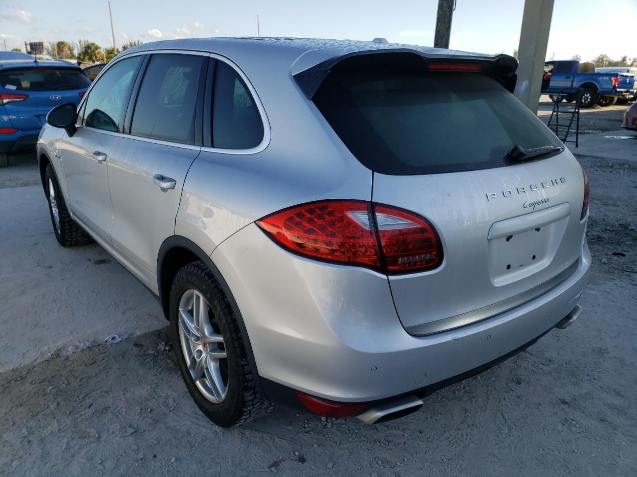 Photo 3 from auction – 2014 PORSCHE CAYENNE with VIN WP1AF2A28ELA36831
