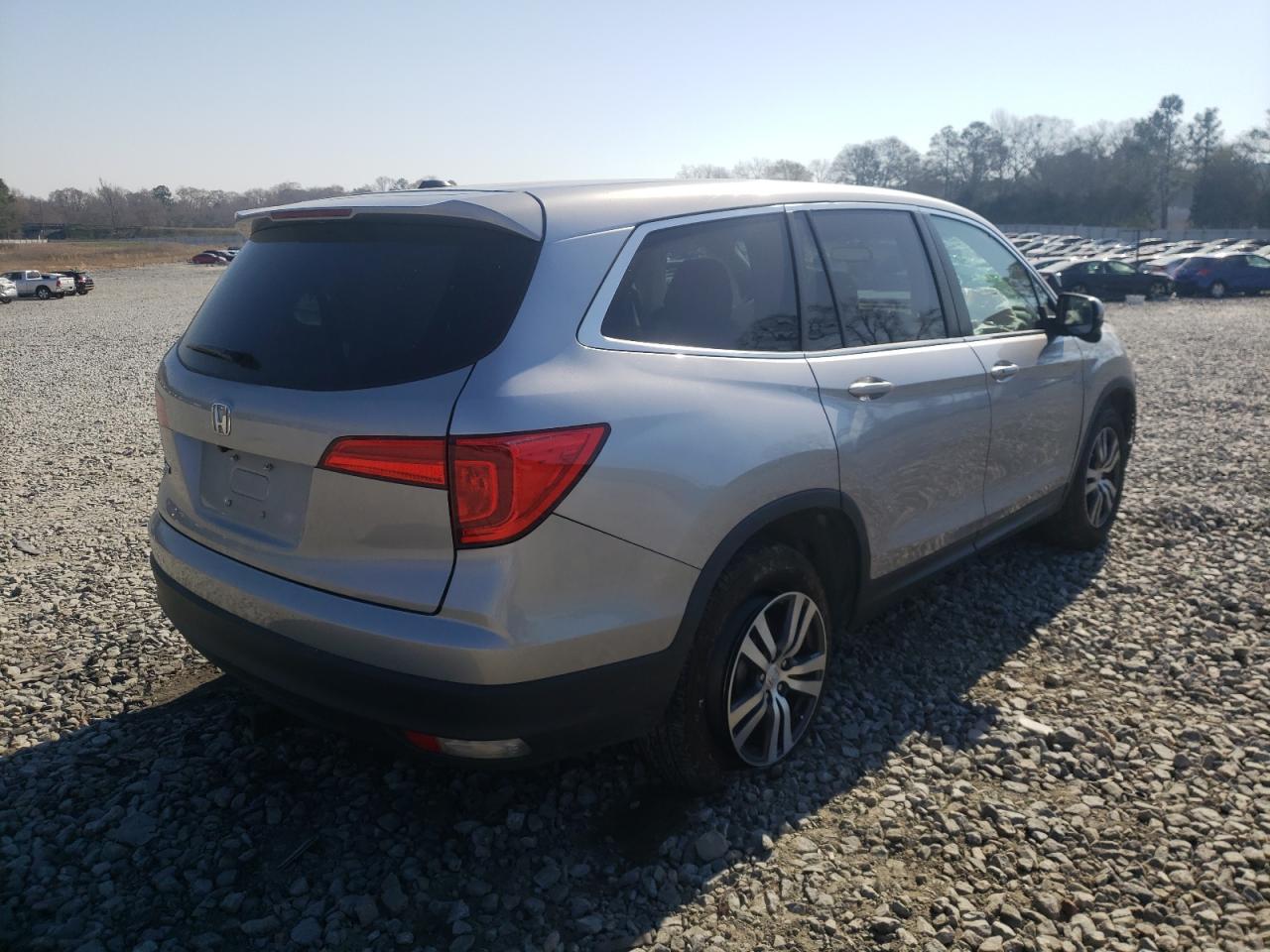 Photo 4 from auction – 2017 HONDA PILOT EXL with VIN 5FNYF5H52HB003719