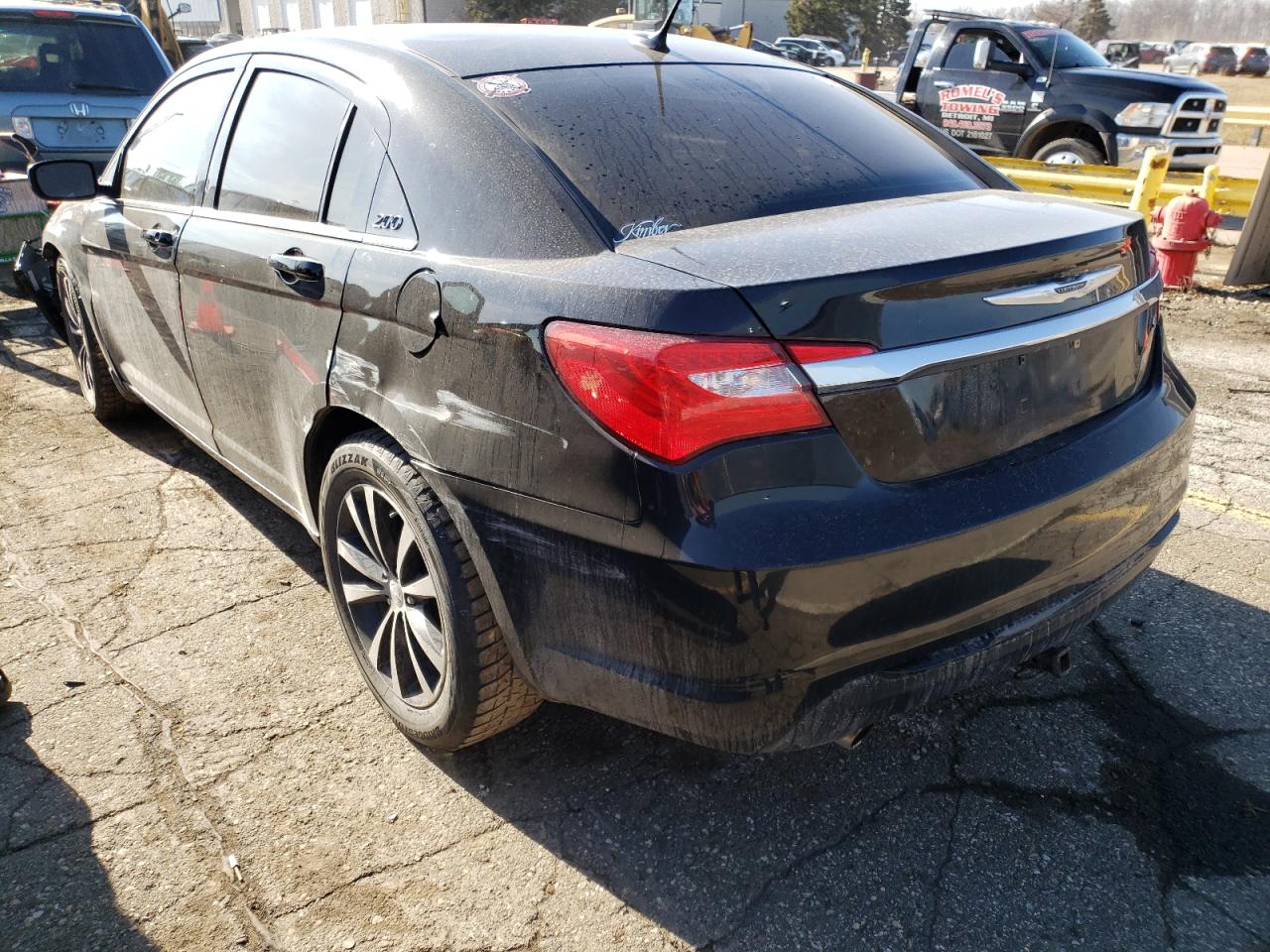 Photo 3 from auction – 2011 CHRYSLER 200 S with VIN 1C3BC8FG9BN598182
