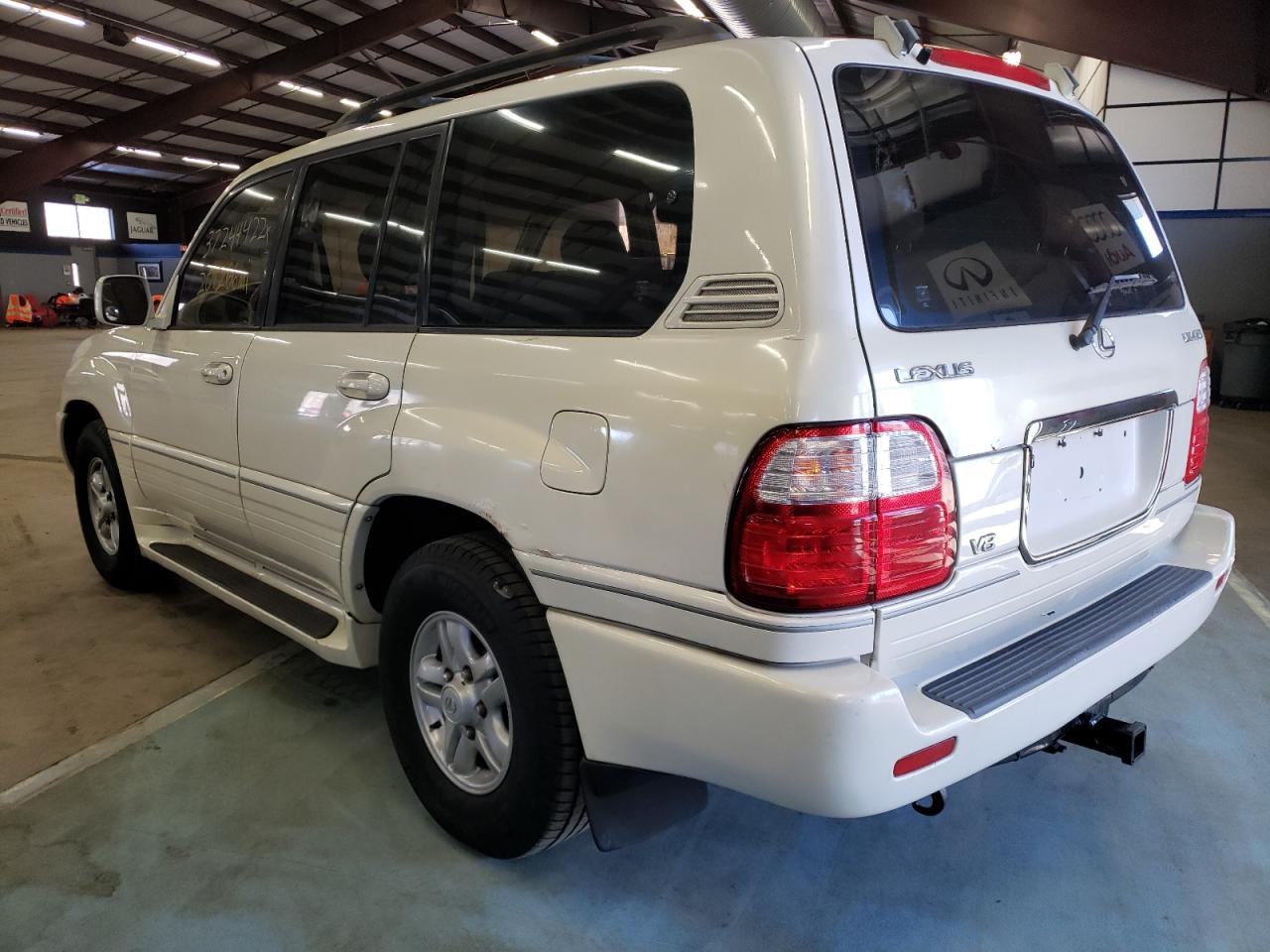 Photo 3 from auction – 2001 LEXUS LX 470 with VIN JTJHT00W913501772