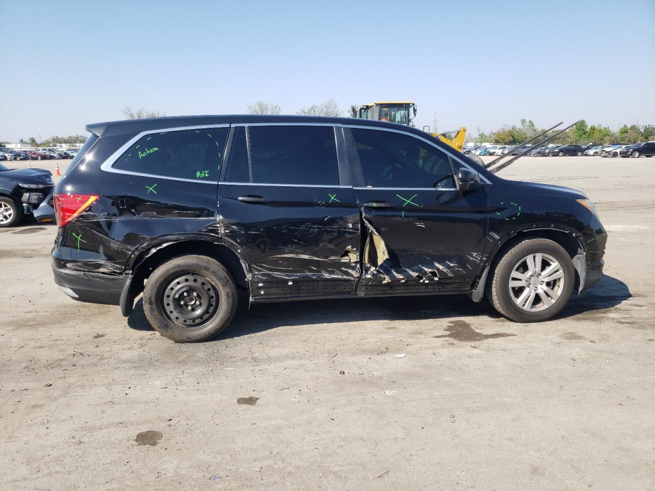 Photo 9 from auction – 2016 HONDA PILOT LX with VIN 5FNYF5H1XGB014415