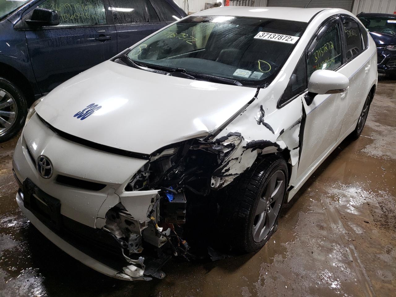 Photo 2 from auction – 2015 TOYOTA PRIUS with VIN JTDKN3DU8F0395627