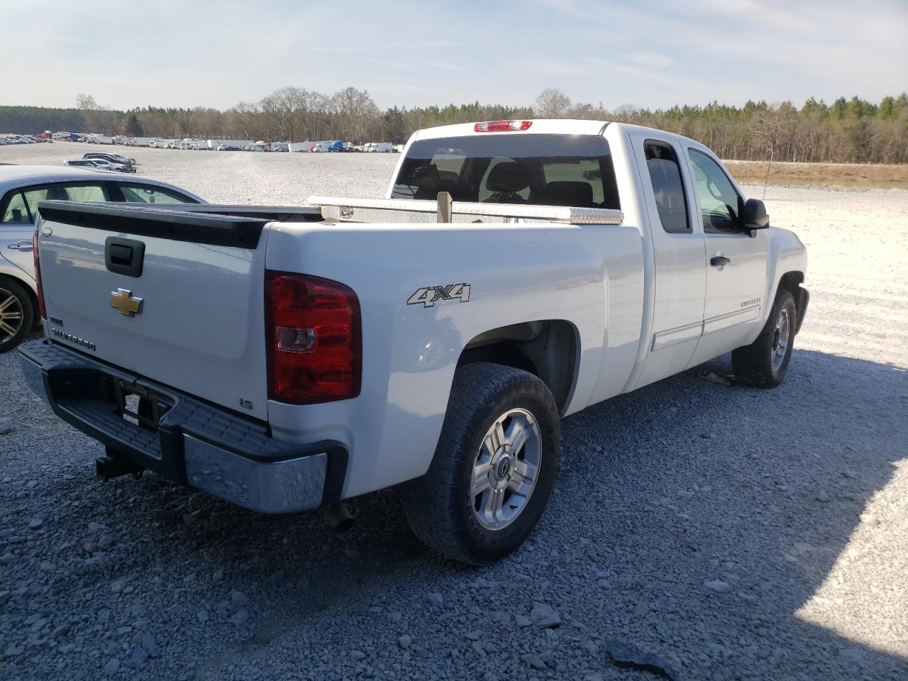 Photo 4 from auction – 2011 CHEVROLET SILVERADO with VIN 1GCRKREA1BZ100453