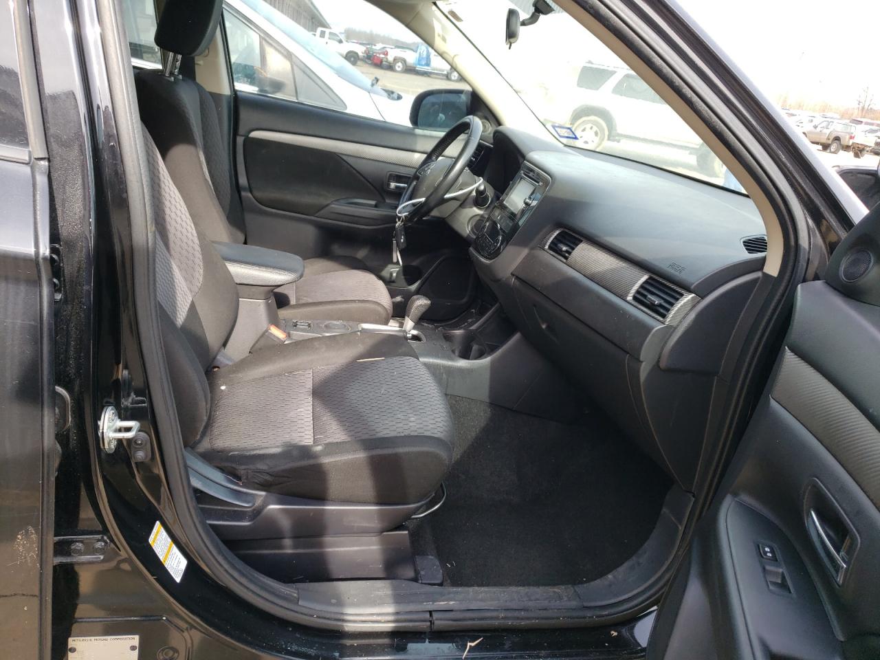 Photo 5 from auction – 2014 MITSUBISHI OUTLANDER with VIN JA4AD3A35EZ019255