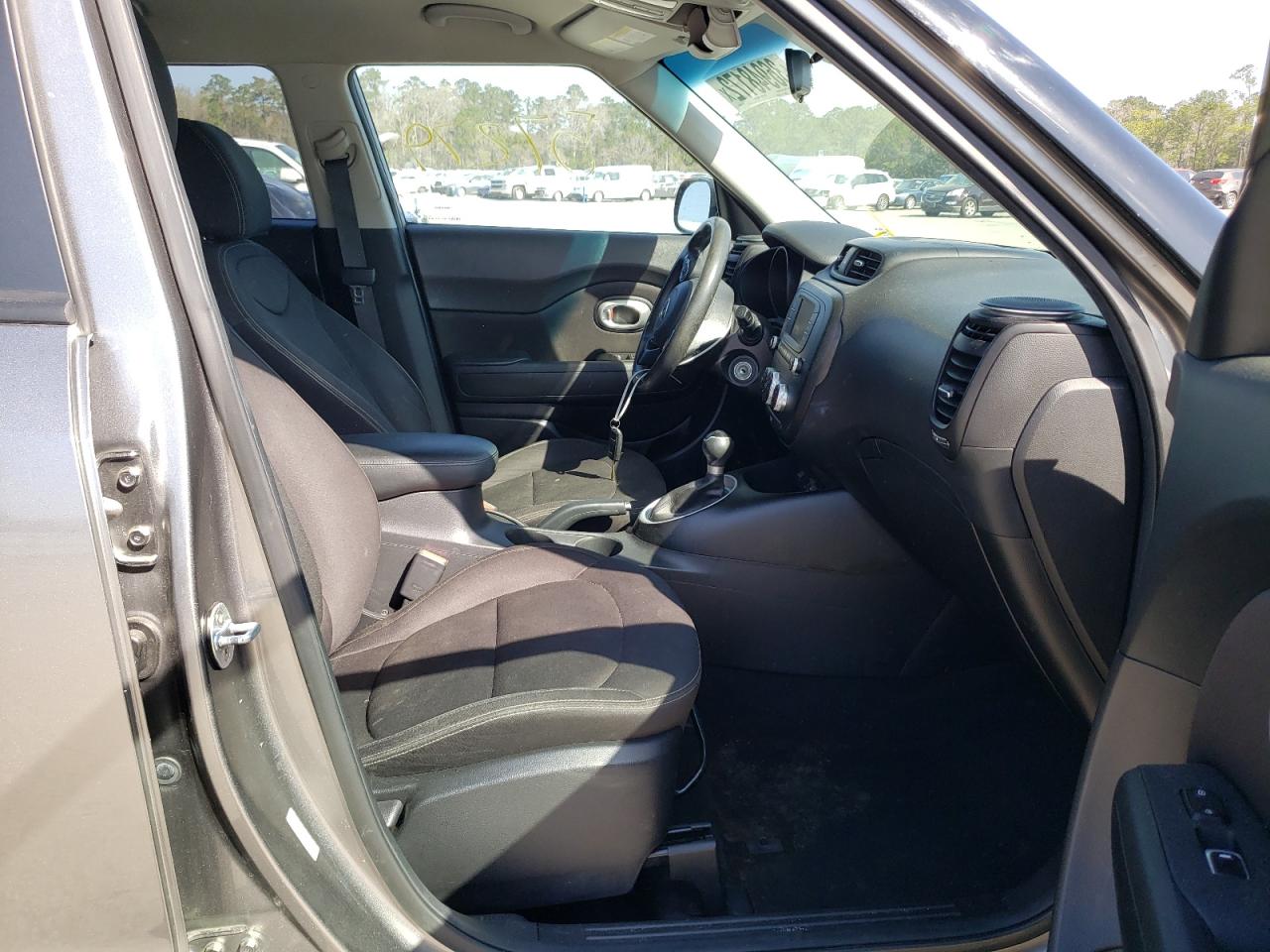 Photo 5 from auction – 2017 KIA SOUL with VIN KNDJN2A23H7455400