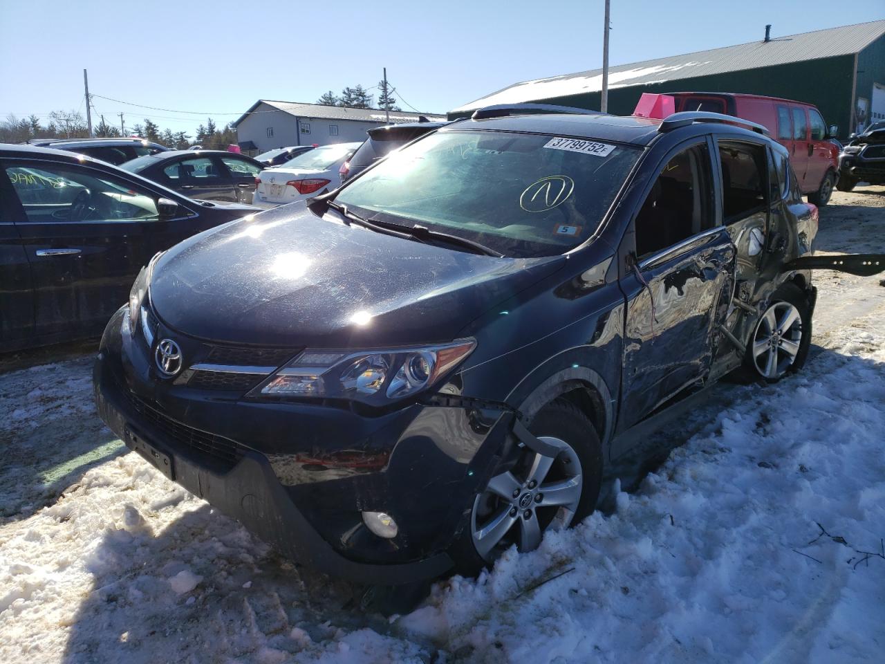Photo 2 from auction – 2015 TOYOTA RAV4 XLE with VIN 2T3RFREV5FW386465