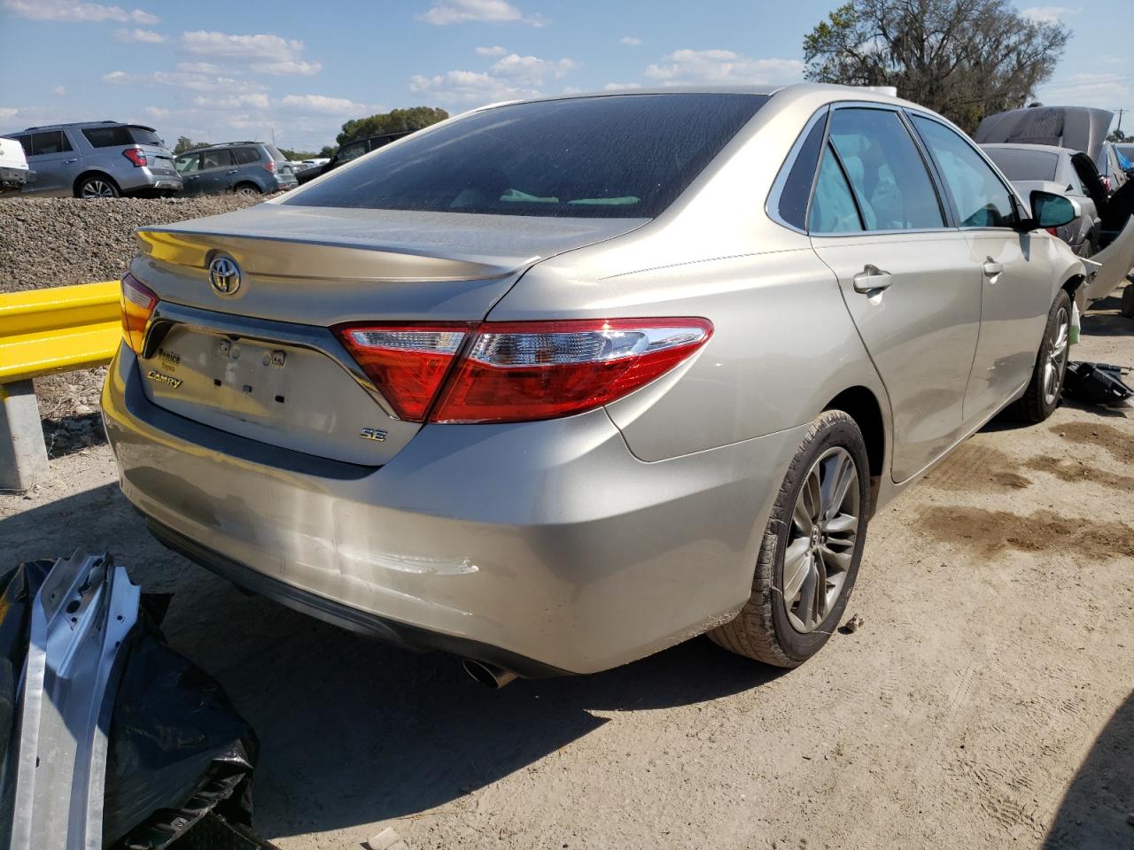 Photo 4 from auction – 2016 TOYOTA CAMRY LE with VIN 4T1BF1FK0GU165731