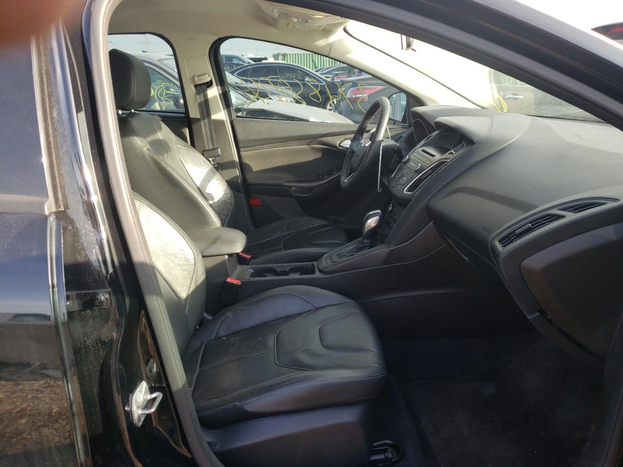Photo 5 from auction – 2016 FORD FOCUS SE with VIN 1FADP3K22GL311747