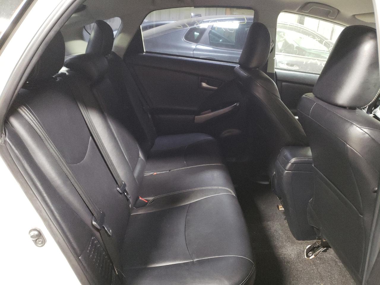 Photo 6 from auction – 2015 TOYOTA PRIUS with VIN JTDKN3DU8F0395627