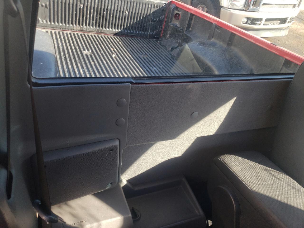 Photo 6 from auction – 2004 FORD RANGER with VIN 1FTYR11U84TA13695