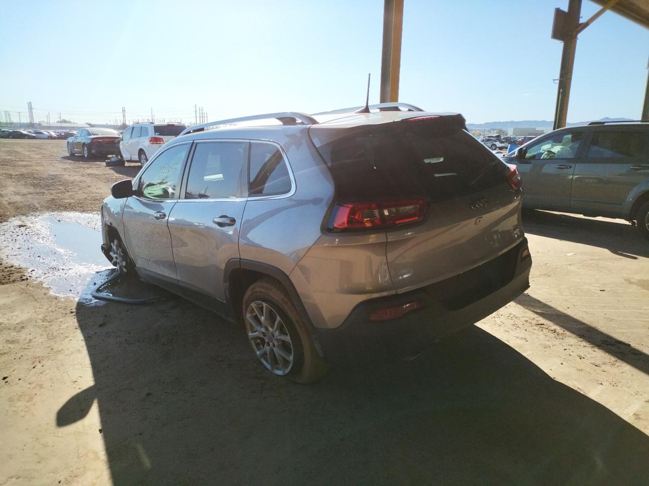 Photo 3 from auction – 2017 JEEP CHEROKEE L with VIN 1C4PJLCB2HW592200