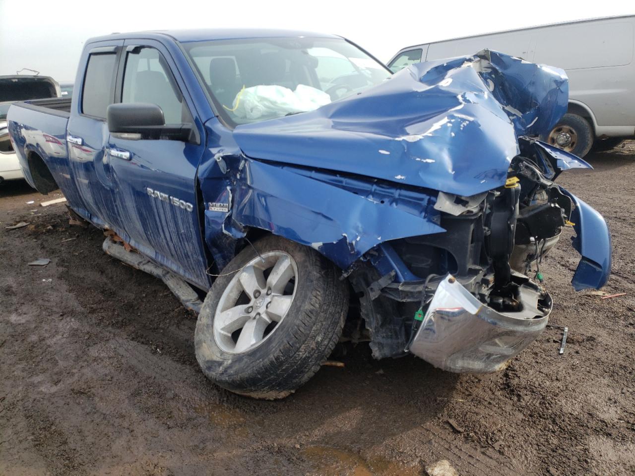 DODGE RAM 1500 2011 مع رقم تعريف المركبة 1D7RV1GT2BS561618 - صورة من المزاد