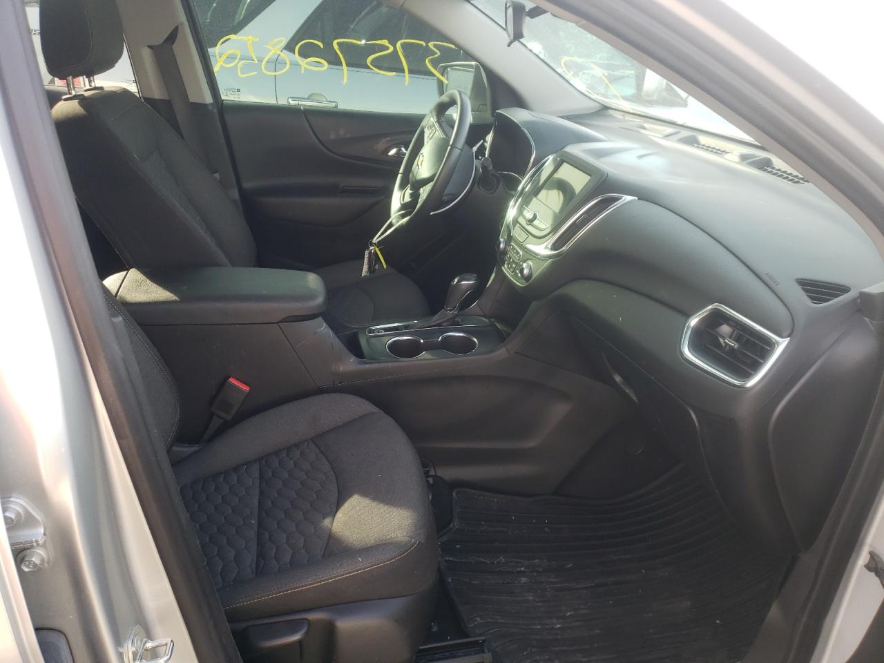 Photo 5 from auction – 2019 CHEVROLET EQUINOX LT with VIN 3GNAXJEV1KS620062
