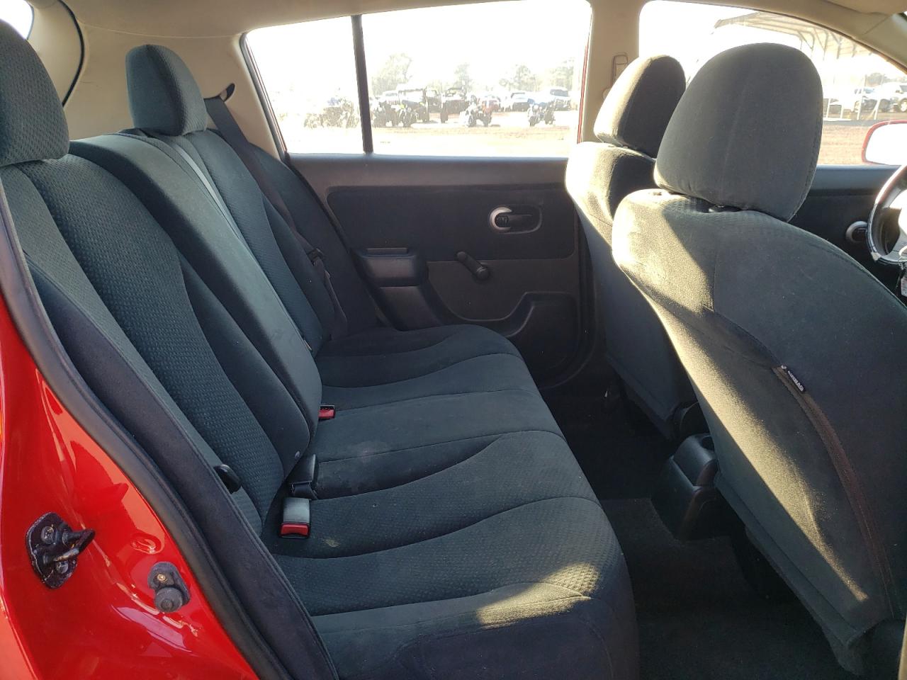 Photo 6 from auction – 2011 NISSAN VERSA S with VIN 3N1BC1CP2BL433827
