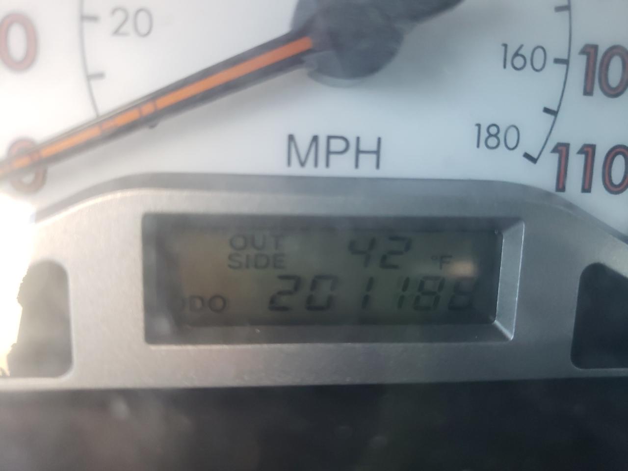 Photo 8 from auction – 2005 TOYOTA COROLLA CE with VIN 2T1BR30E55C385161