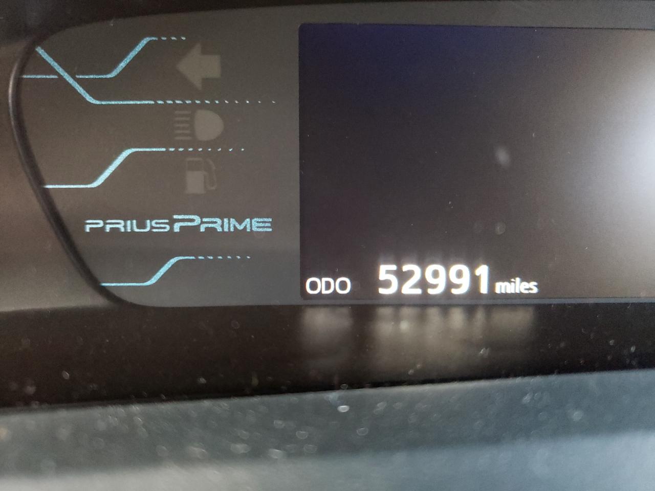 Photo 8 from auction – 2017 TOYOTA PRIUS PRIM with VIN JTDKARFP7H3053593