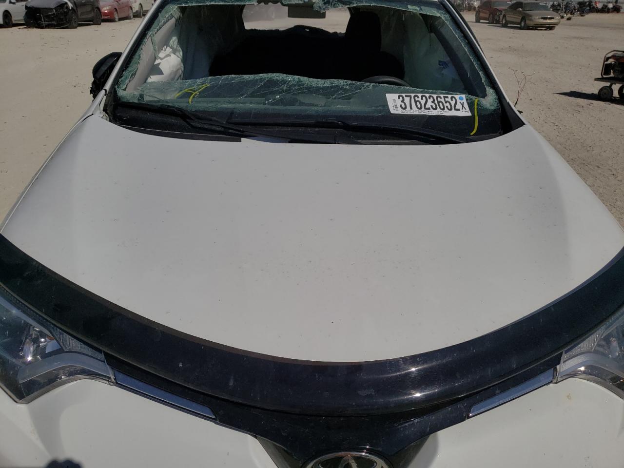 Photo 7 from auction – 2017 TOYOTA RAV4 LE with VIN 2T3ZFREV5HW334384