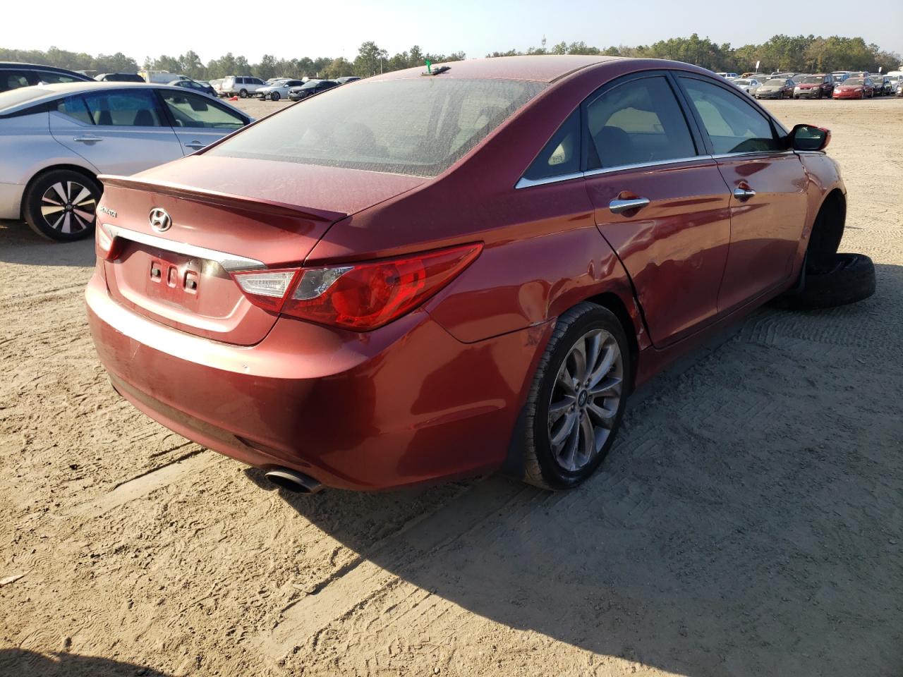 Photo 4 from auction – 2012 HYUNDAI SONATA SE with VIN 5NPEC4AC4CH482718