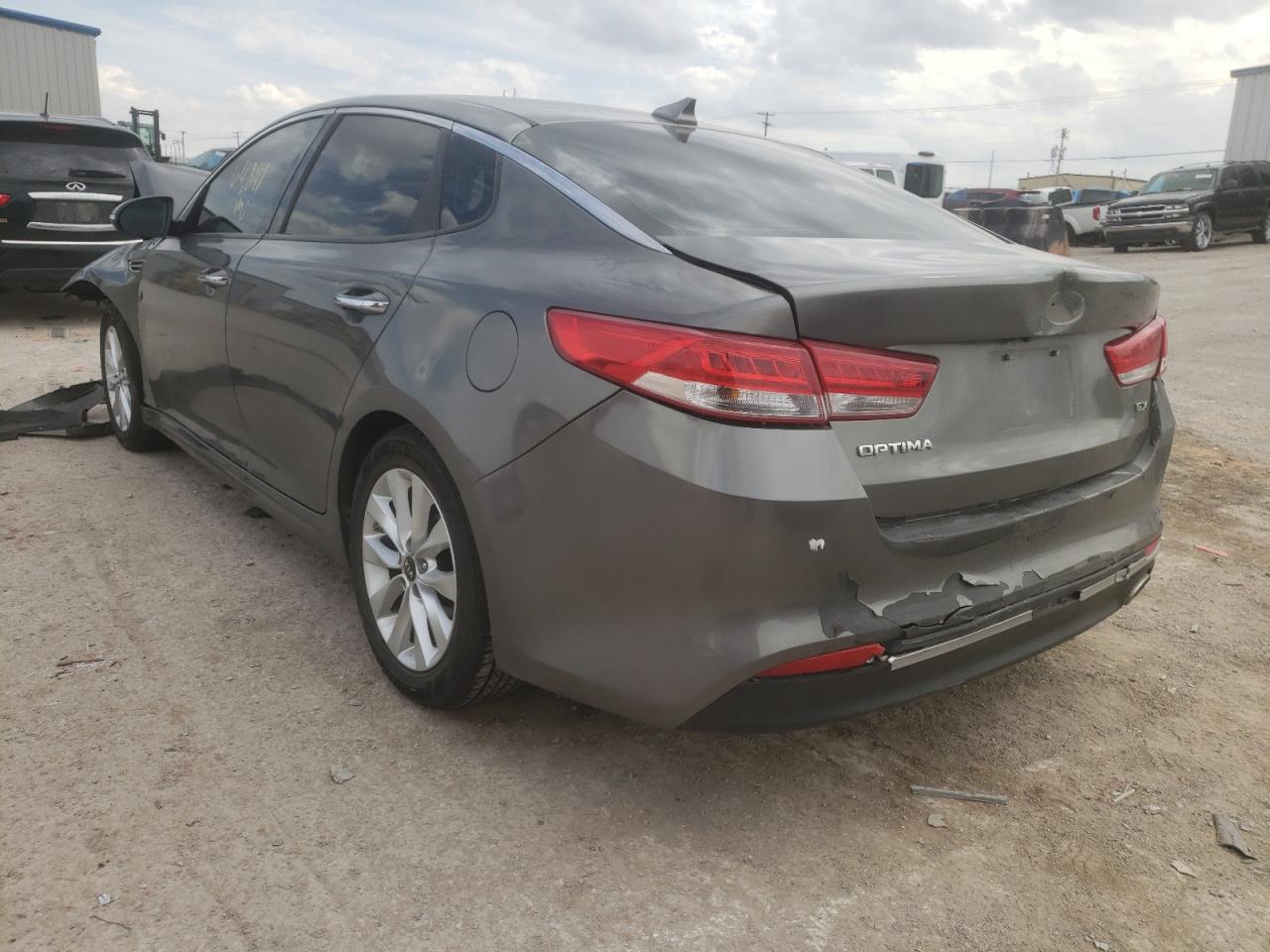 Photo 3 from auction – 2016 KIA OPTIMA EX with VIN 5XXGU4L33GG065899