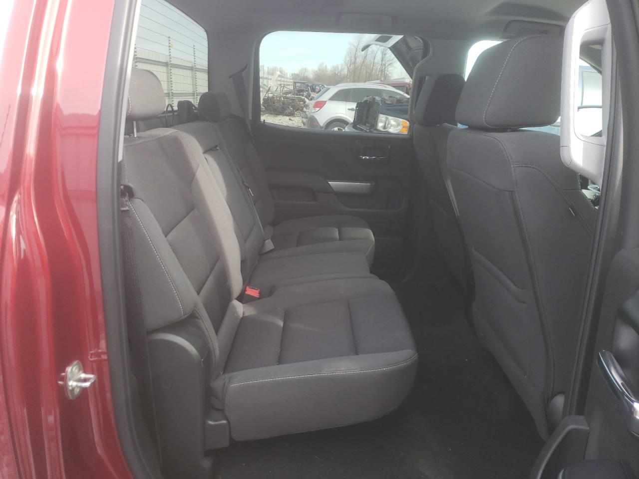 Photo 6 from auction – 2018 CHEVROLET SILVERADO with VIN 3GCUKREC3JG325810