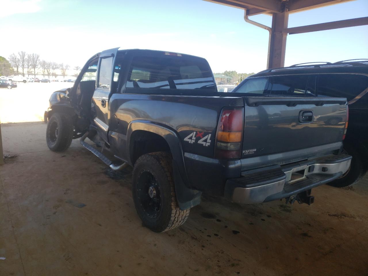 Photo 3 from auction – 2004 GMC SIERRA K25 with VIN 1GTHK23244F260989