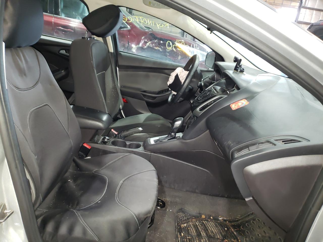 Photo 5 from auction – 2014 FORD FOCUS SE with VIN 1FADP3F21EL335545