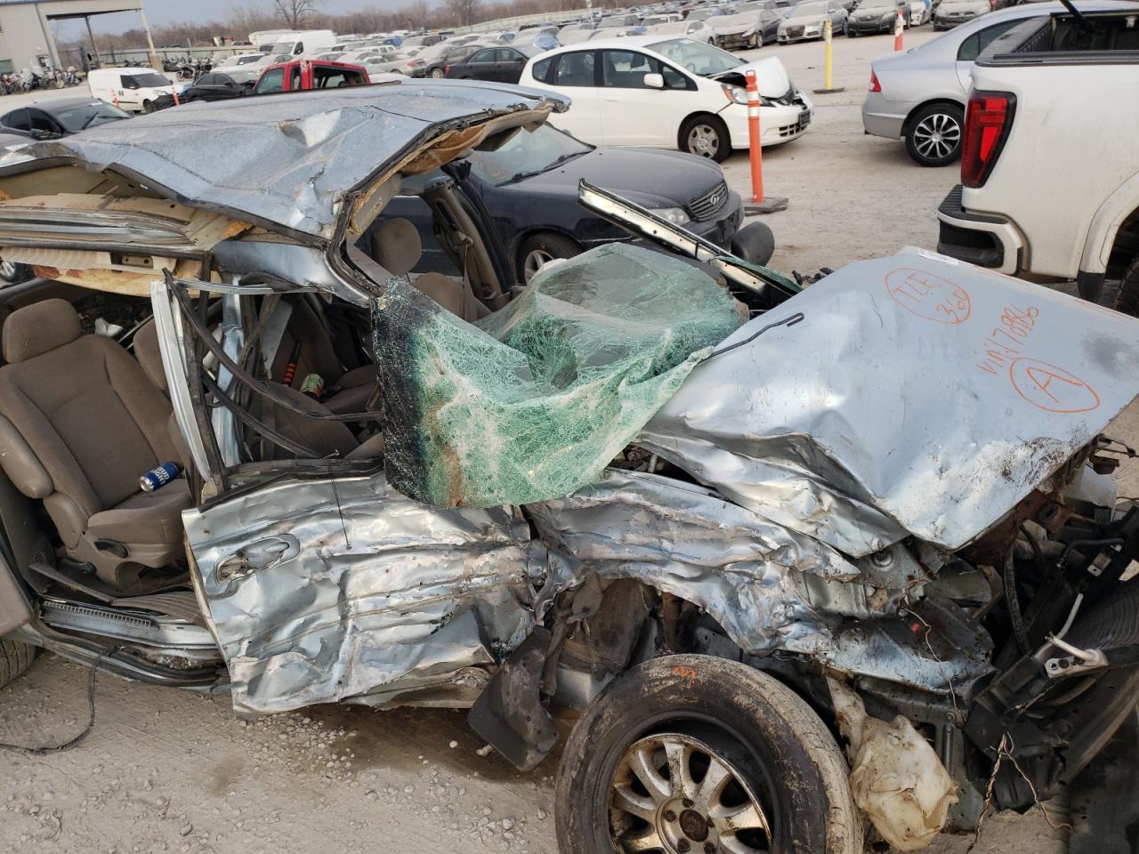 Photo 9 from auction – 2003 CHRYSLER TOWN & COU with VIN 2C4GP44L93R170986