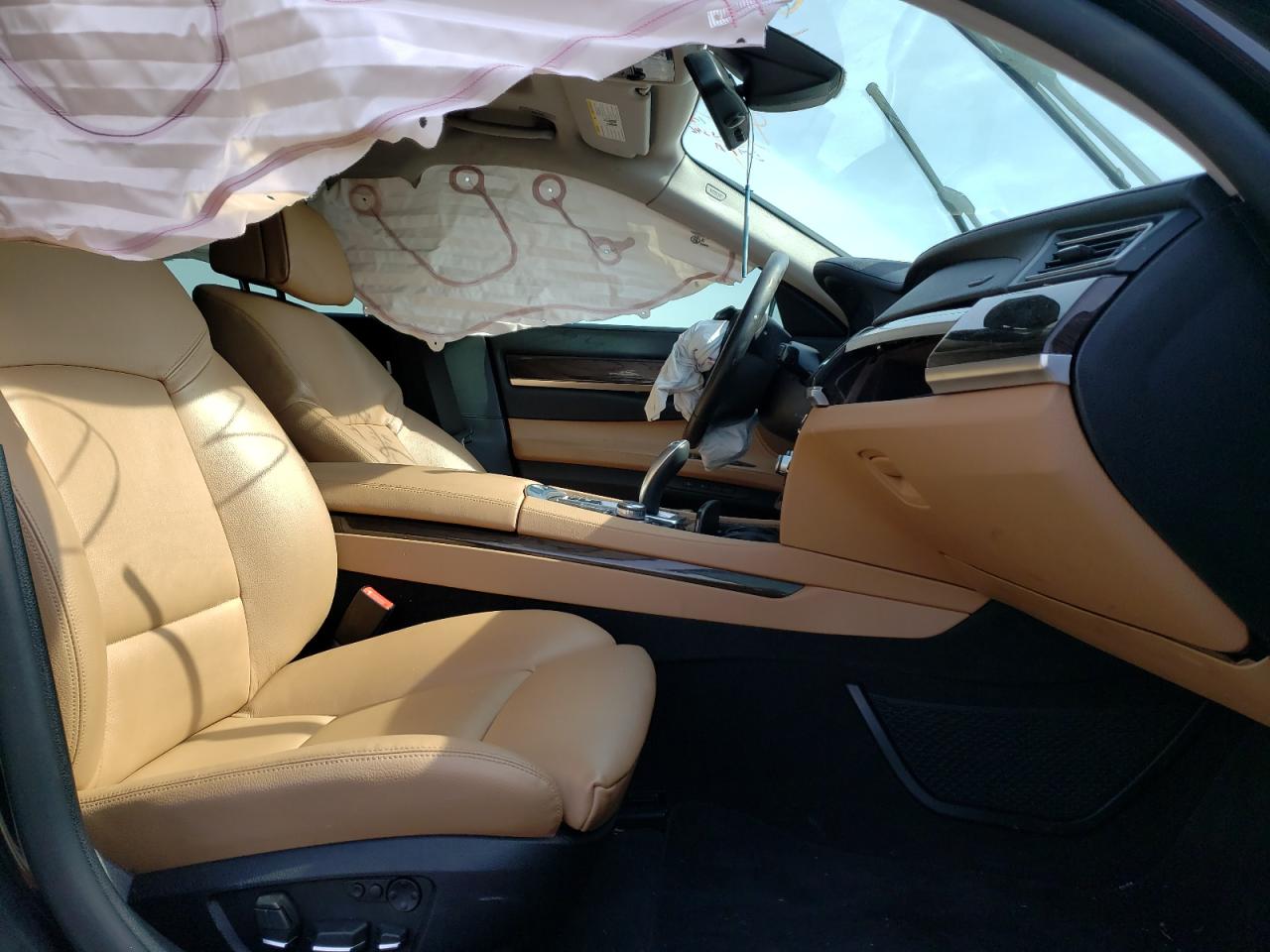 Photo 5 from auction – 2012 BMW 740 I with VIN WBAKA4C56CDS99010