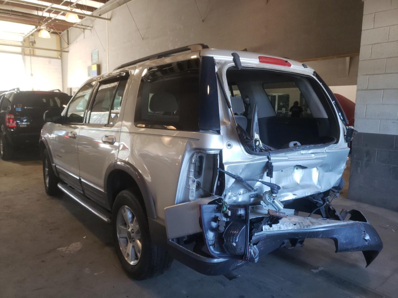Photo 3 from auction – 2004 FORD EXPLORER X with VIN 1FMZU73K84ZA49655