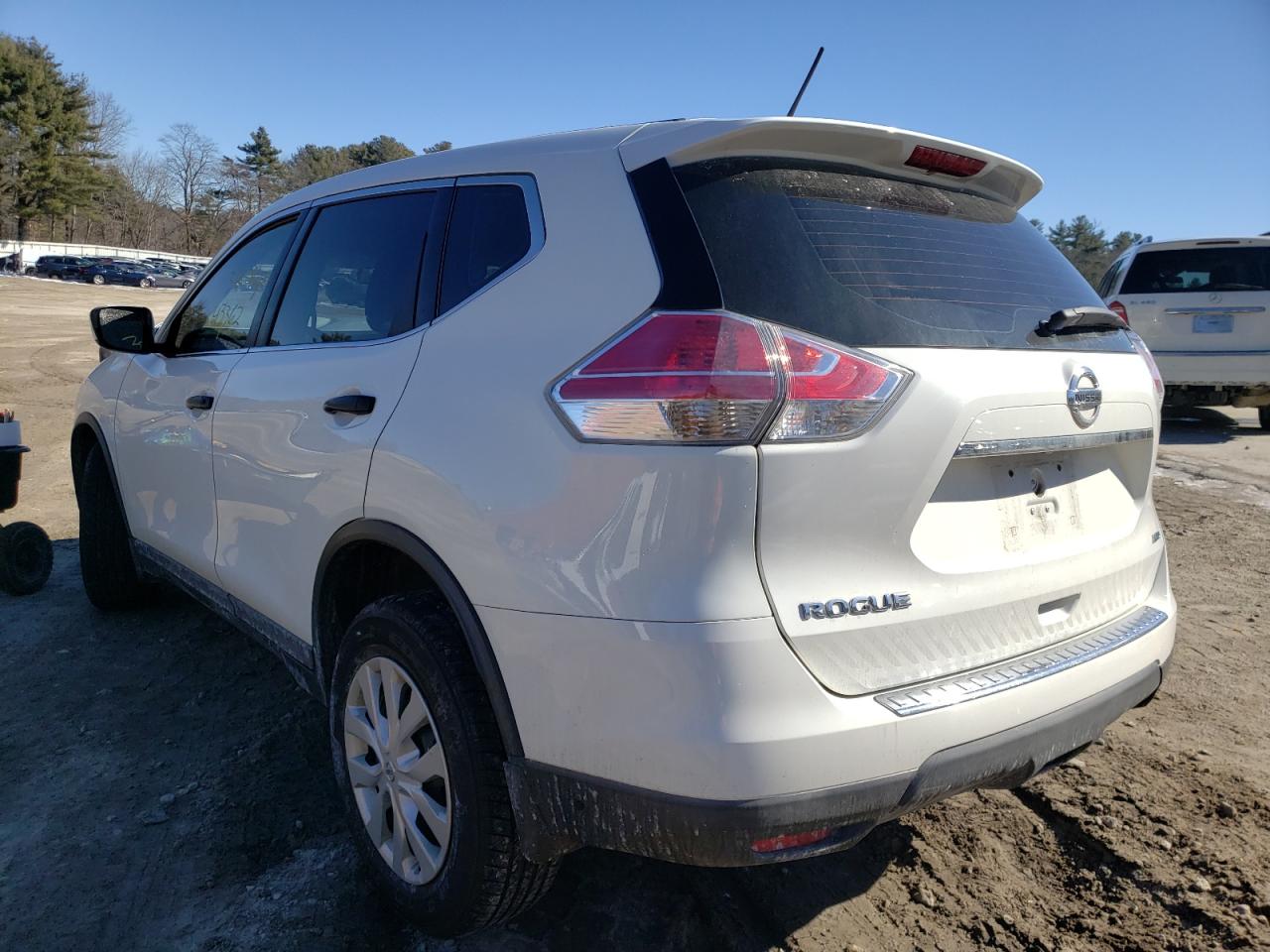 Photo 3 from auction – 2016 NISSAN ROGUE S with VIN KNMAT2MVXGP724180