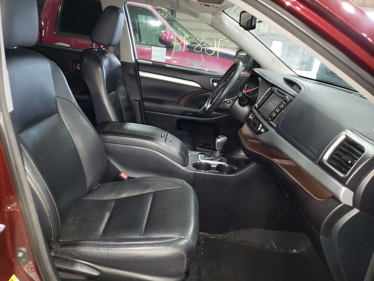 Photo 5 from auction – 2015 TOYOTA HIGHLANDER with VIN 5TDKKRFH5FS097884