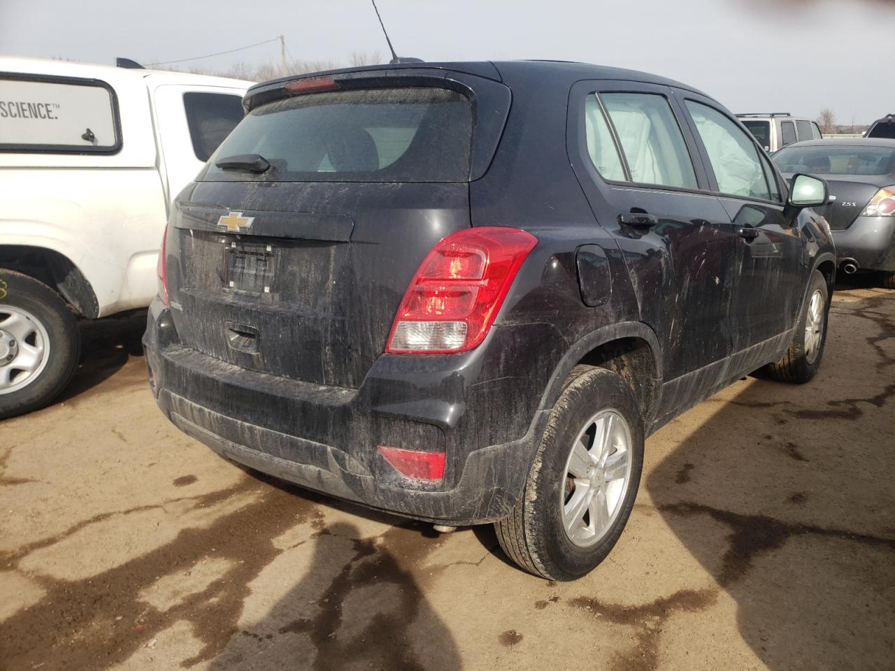 Photo 4 from auction – 2020 CHEVROLET TRAX LS with VIN KL7CJKSB5LB051228