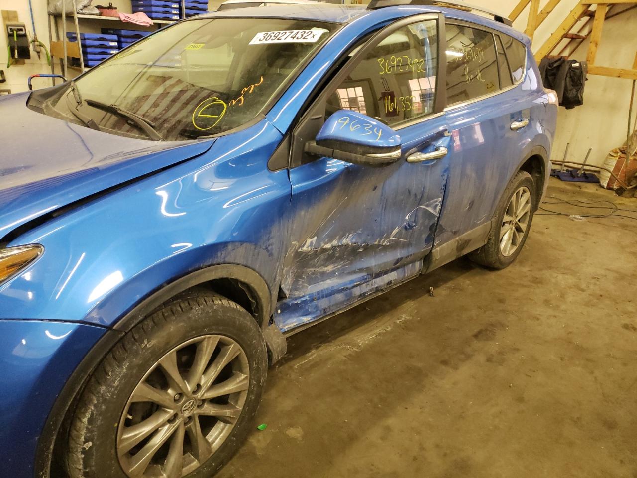 Photo 9 from auction – 2017 TOYOTA RAV4 LIMIT with VIN 2T3DFREV0HW623943