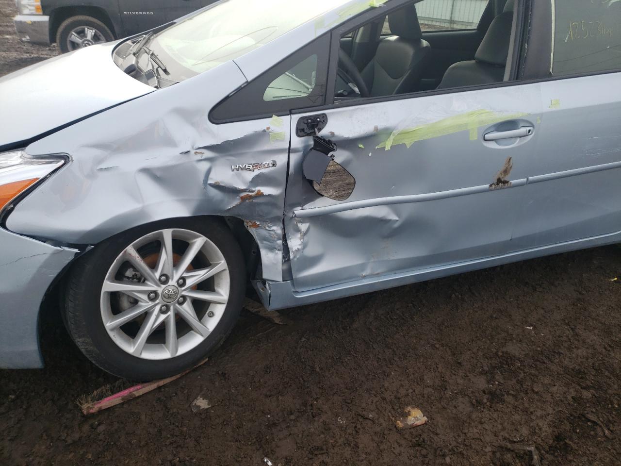 Photo 9 from auction – 2012 TOYOTA PRIUS V with VIN JTDZN3EU8C3080060