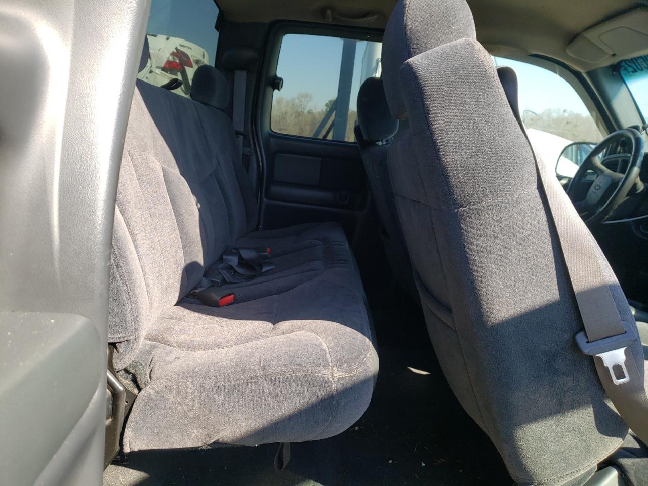 Photo 6 from auction – 2001 CHEVROLET SILVERADO with VIN 2GCEC19V211294556