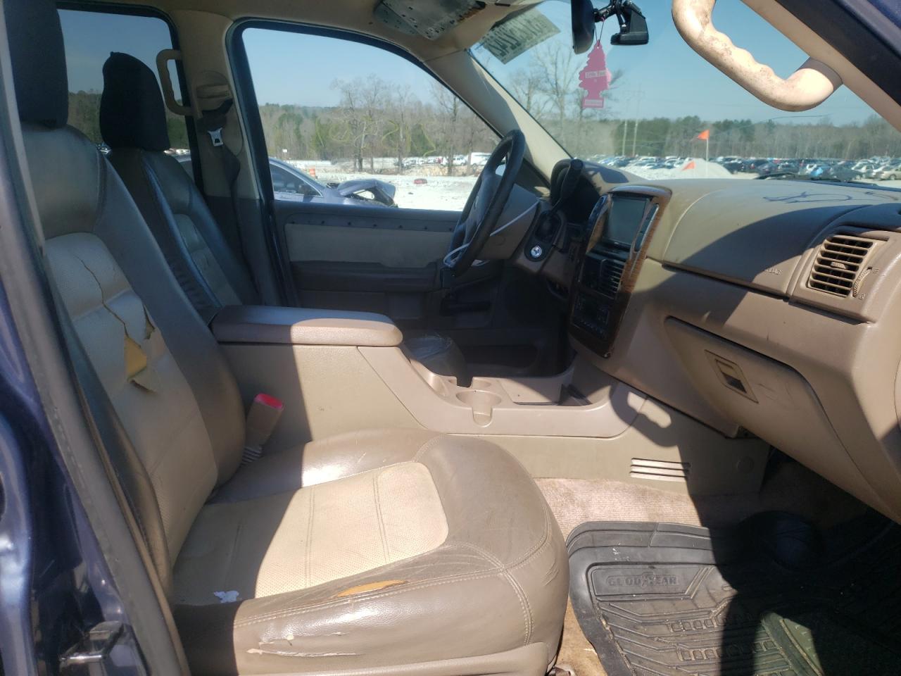 Photo 5 from auction – 2003 FORD EXPLORER E with VIN 1FMZU64K43UB41558