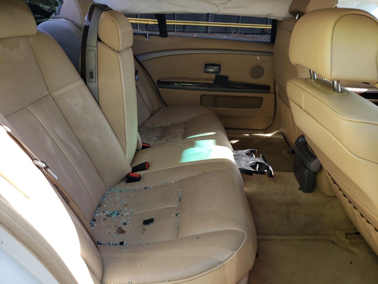 Photo 6 from auction – 2007 BMW 750 with VIN WBAHN83527DT69128