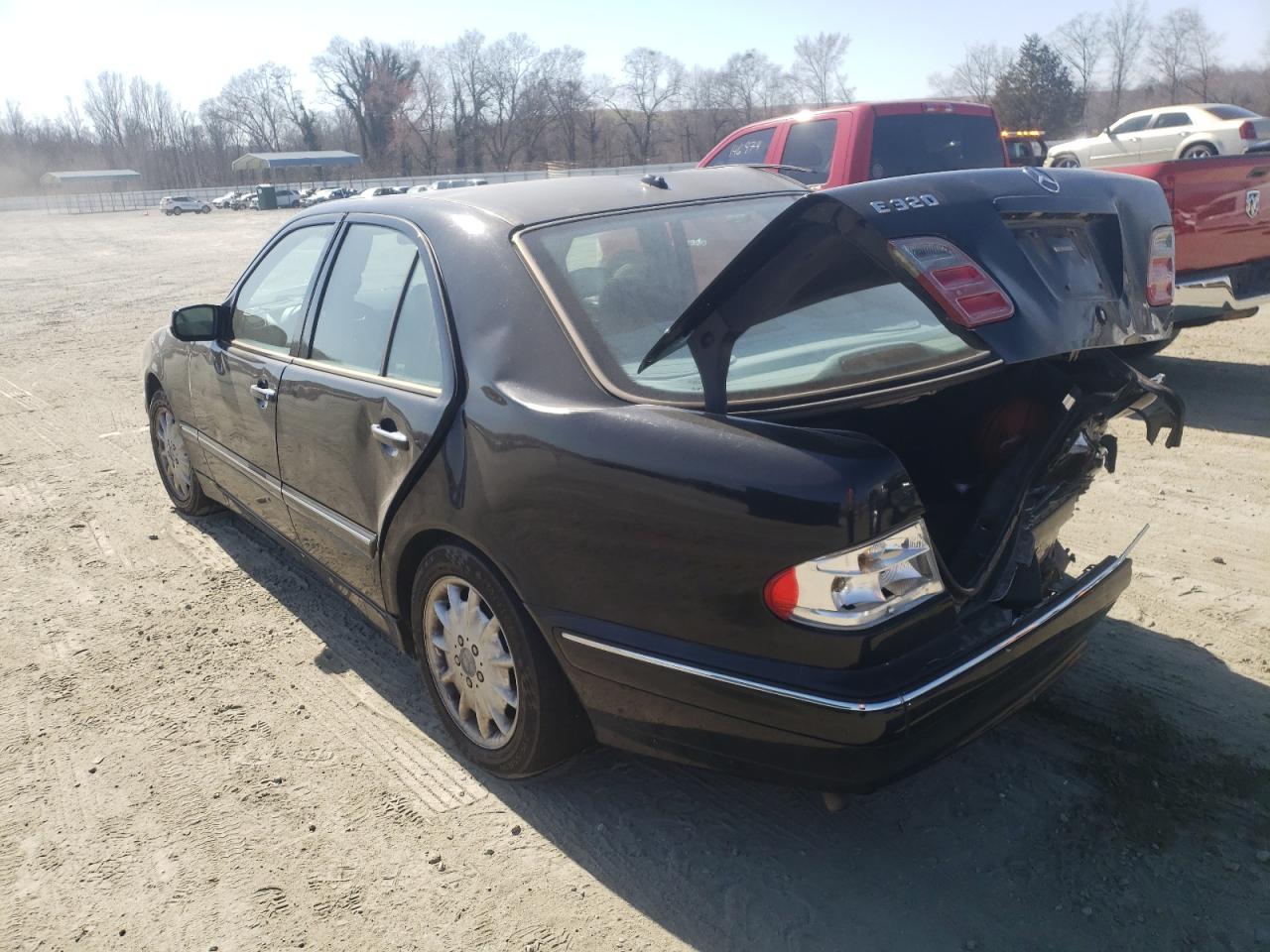 Photo 3 from auction – 2000 MERCEDES-BENZ E 320 with VIN WDBJF65J6YB121444