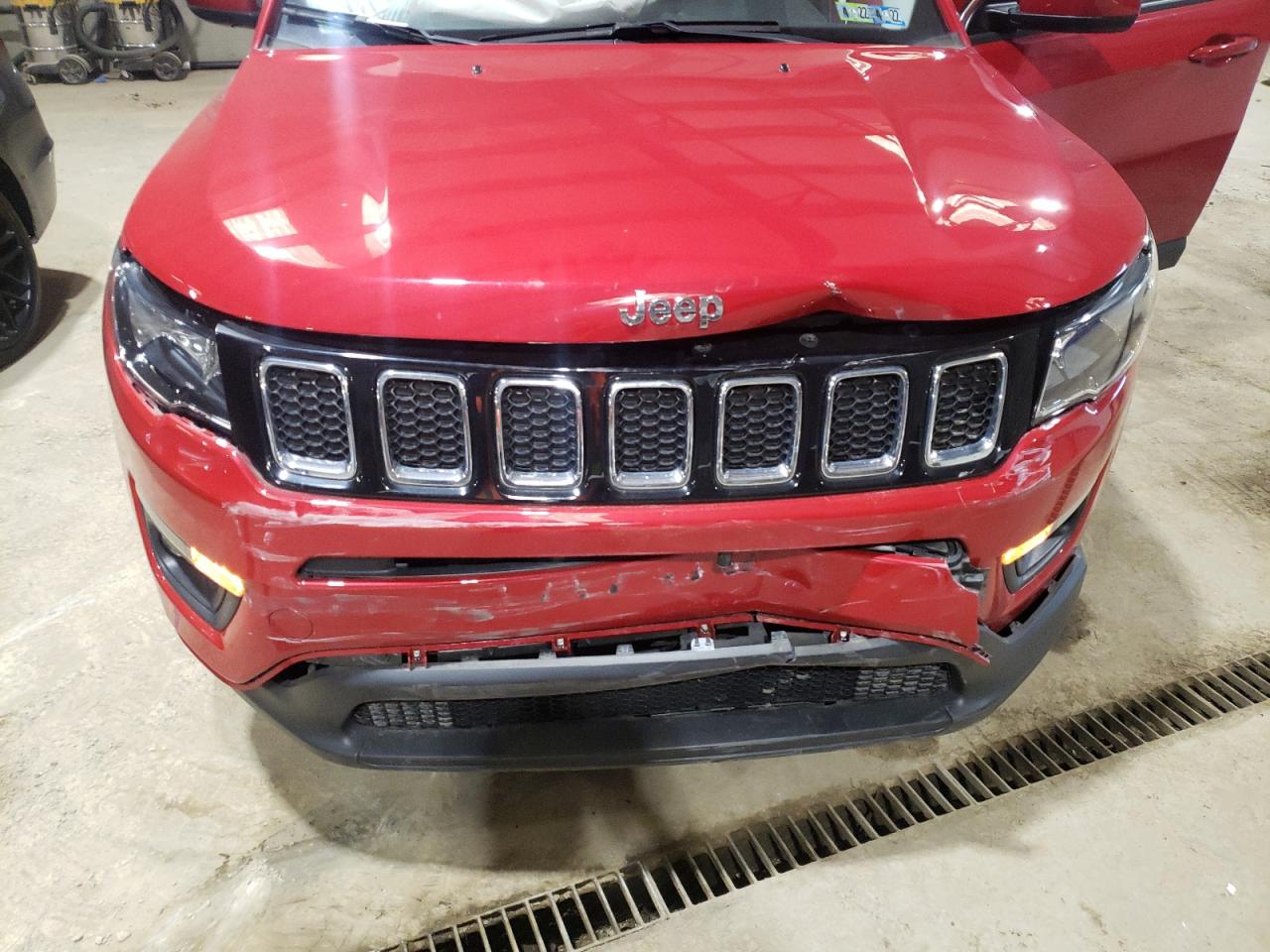 Photo 9 from auction – 2019 JEEP COMPASS LA with VIN 3C4NJDBBXKT703717