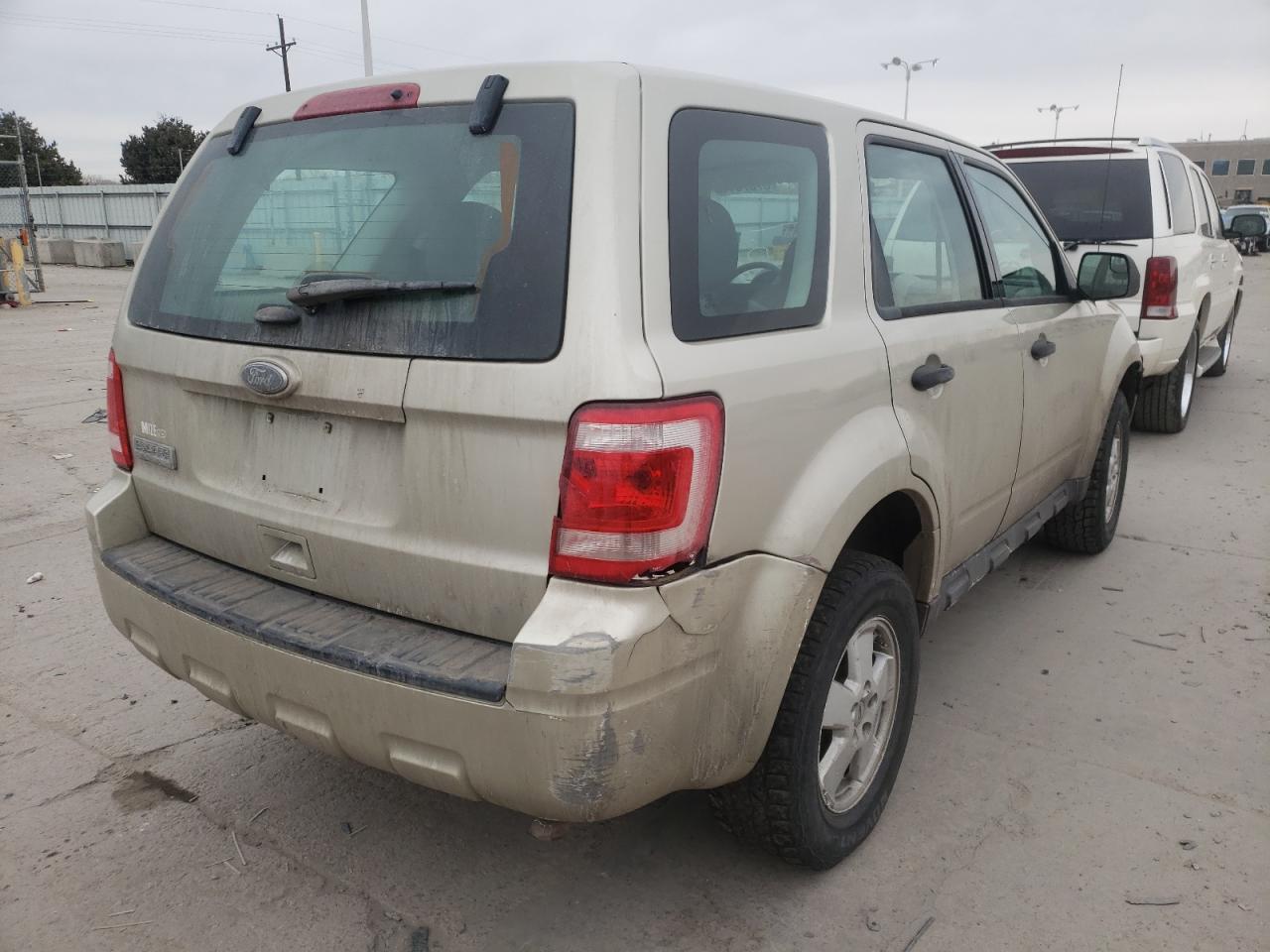 Photo 4 from auction – 2011 FORD ESCAPE XLS with VIN 1FMCU0C78BKC47831
